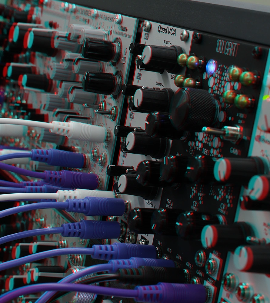 red/cyan anaglyph of an eurorack synthesizer